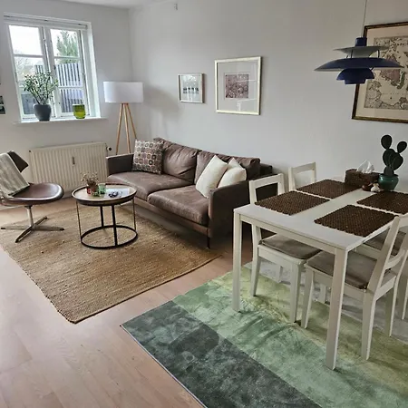 Apartment B Med Dejlig Privat Gardhave Pa Thuro Svendborg