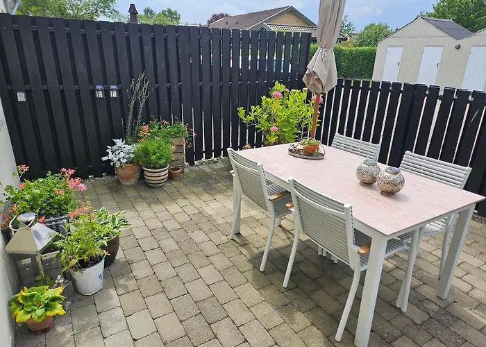 B Med Dejlig Privat Gardhave Pa Thuro Kaeledyr Er Ikke Gratis Og Skal Tilfojes 斯文堡